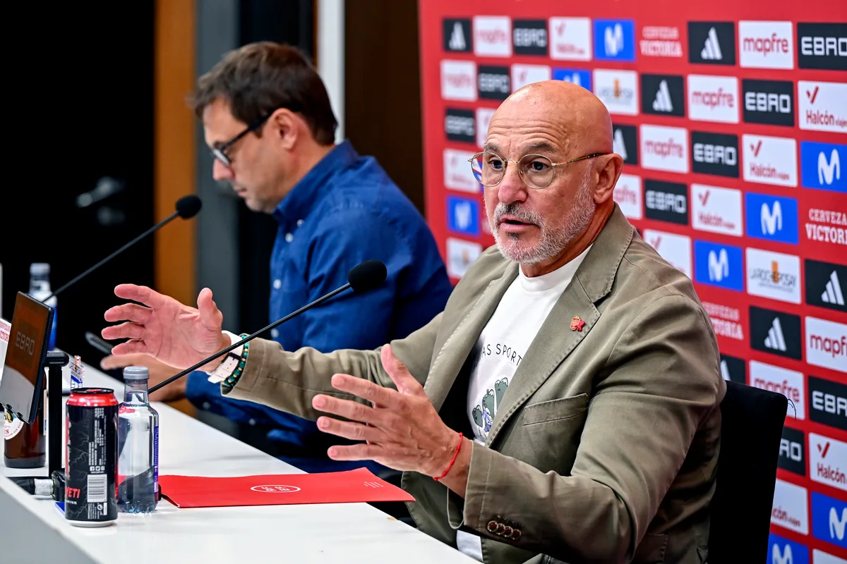 Luis de la Fuente lamenta que el Barça no haya homenajeado a los campeones del mundo: "Da pena"
