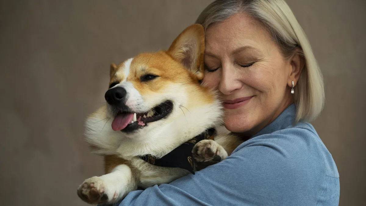 La psicología dice que las personas menores de 65 años que tienen perro son más felices que quienes viven con un gato