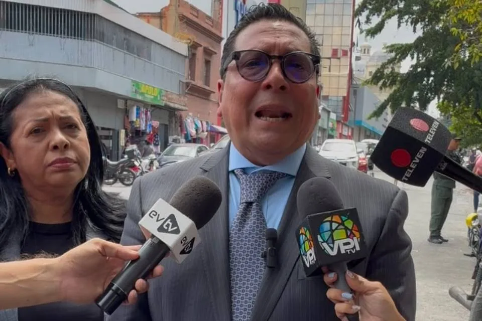 Abogado denuncia «limbo judicial» en caso contra Dignora Hernández y Henry Alviárez