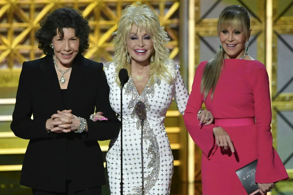 Jane Fonda lamenta morte de Dolly Parton: 'Estou devastada'