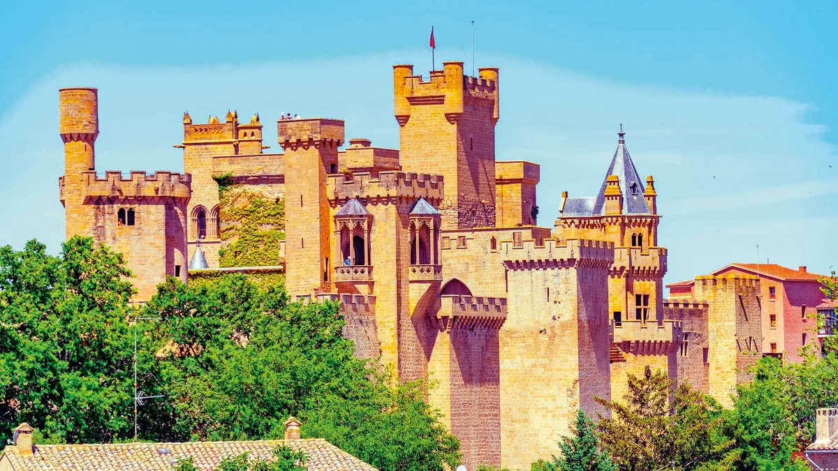 4 Castillos de leyenda para viajar este otoño