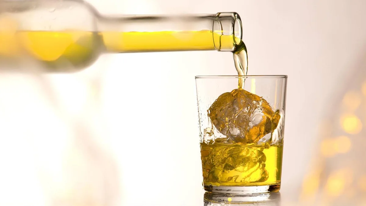 Wirtschaft - Trump kündigt Ende der Zölle auf irischen Whiskey an