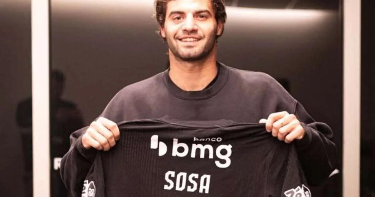 Vasco anuncia contratação do volante Sosa
