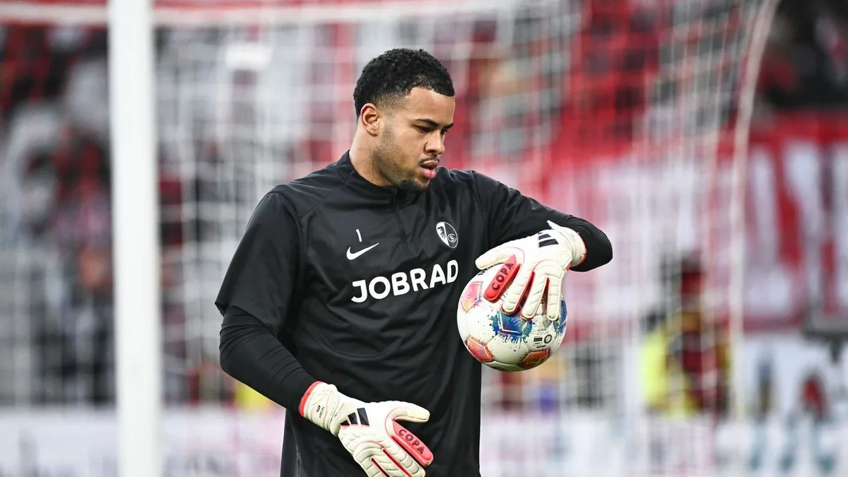 Fußball-Bundesliga: Torwartproblem: Holt Eintracht Frankfurt jetzt Atubolu?