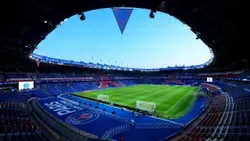 Relvado do Parque dos Príncipes obriga PSG a jogar fora na primeira jornada