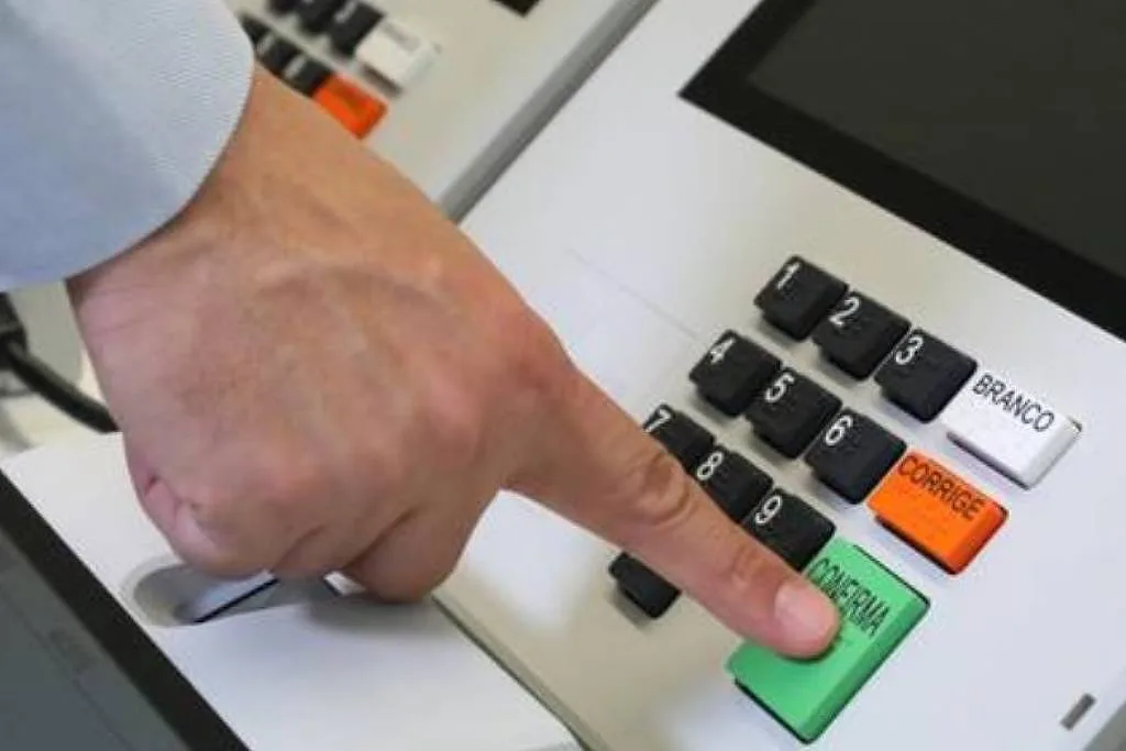 Democracia se fortalece quando ninguém fica sem defesa