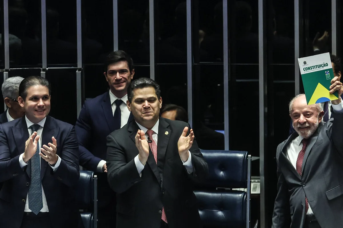 Lula chama antigo rompimento com Alcolumbre de 'futrica' e diz que autoritarismo ameaça a democracia