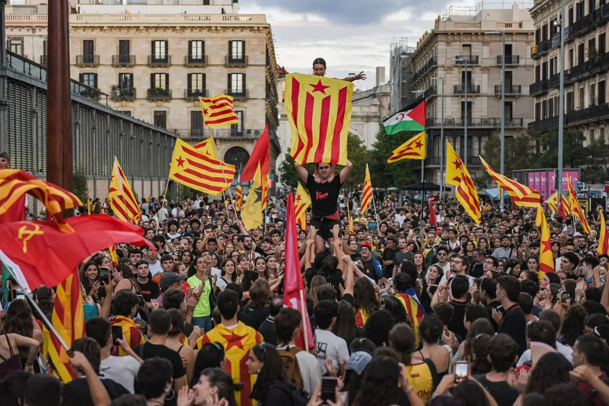 Òmnium Cultural tilda de "arbitrarias" las detenciones durante las protestas de la Diada