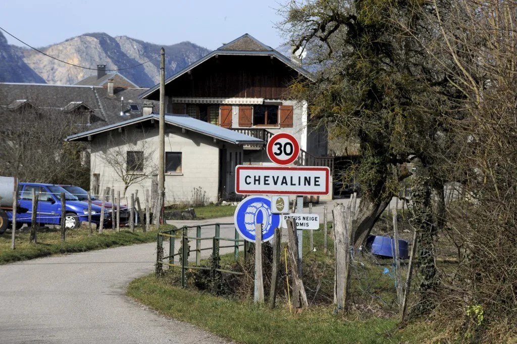 Tuerie de Chevaline : a-t-on retrouvé l'arme du crime dans le lac d'Annecy ?