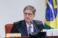 Dino determina que União faça avaliação técnica de regras de atuação da CVM