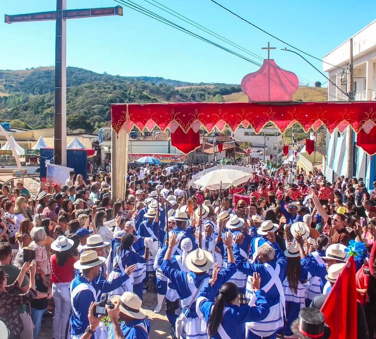 'Sabores, Sons e Memórias': Reinado do Rosário transforma Itapecerica com fé, cultura e tradição há mais de 200 anos