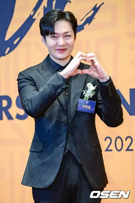이창섭 반성도 소용없었다..‘영업중’ 쓰레기 논쟁에 댓글 ‘1만’ 돌파 [Oh!쎈 이슈]