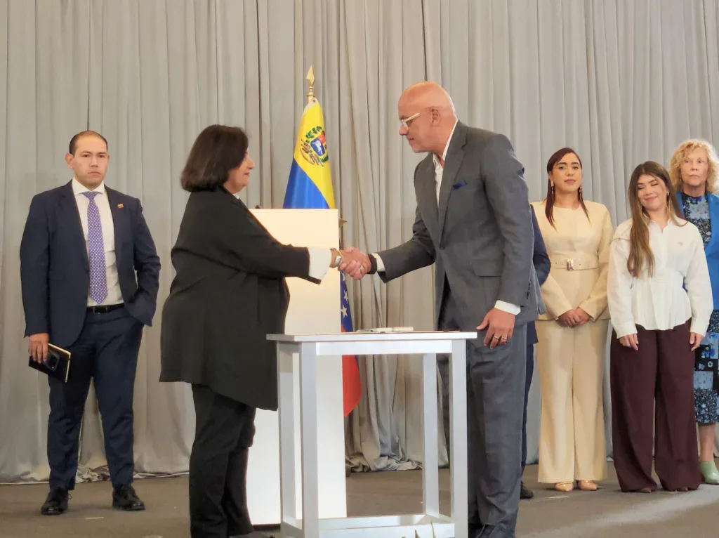 Governo e oposição chegam a acordos na Venezuela sobre reconstrução pós-terremoto e reforma do Judiciário