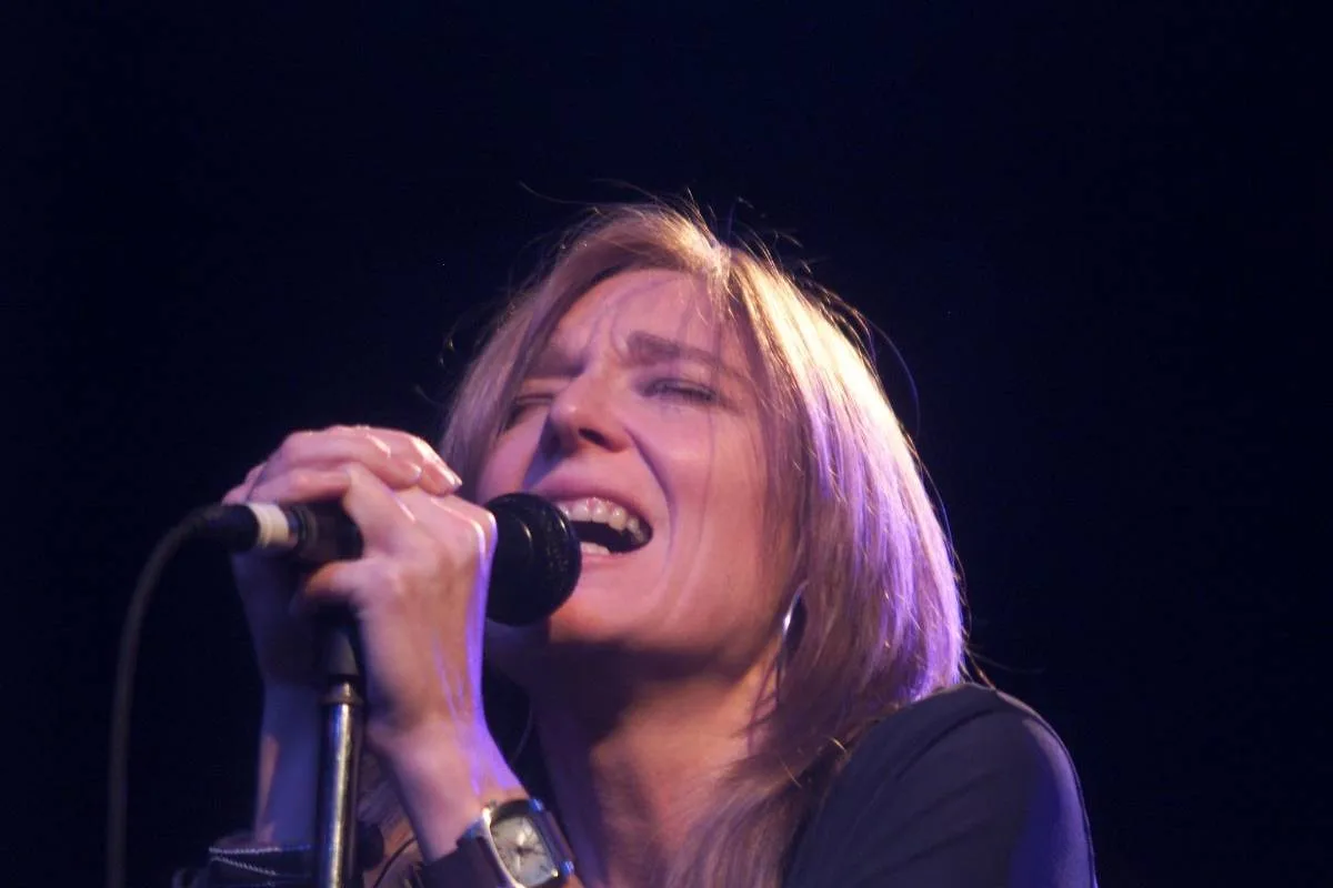 Beth Gibbons, vocalista do Portishead, vem ao Brasil para o C6 Fest em 2027