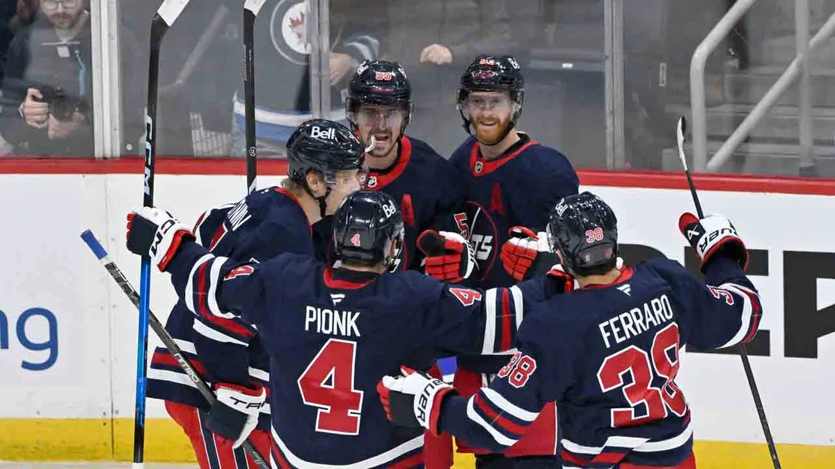 Perfetti scores twice as Jets soar past Wild