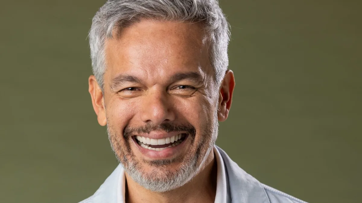 Dança dos Famosos 2026: Equipe atualiza estado de Otaviano Costa após lesão em ensaio Dança dos Famosos 2026: Equipe atualiza estado de Otaviano Costa após lesão em ensaio