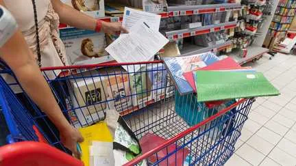 "Ça servira à financer leurs activités" : l'allocation de rentrée scolaire versée à partir de mardi