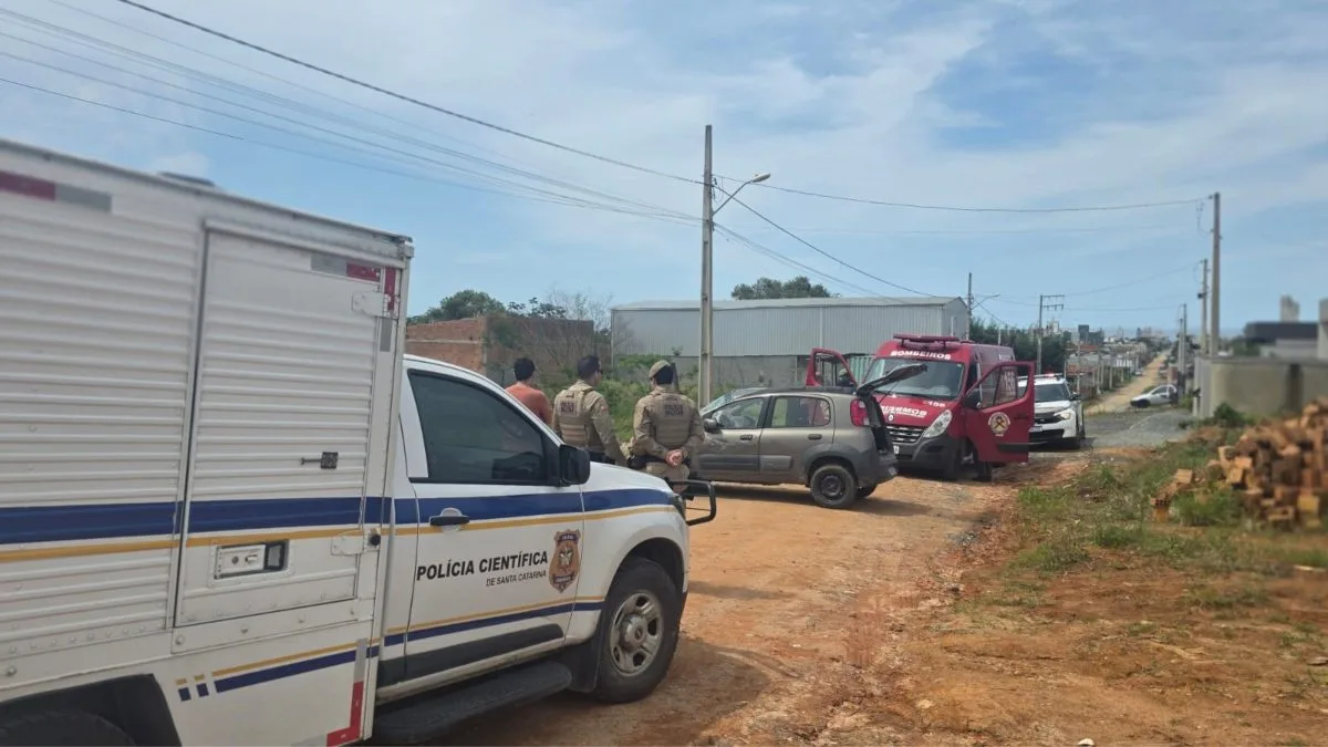 Homem de 28 anos morre após carro capotar próximo à BR-101 em SC