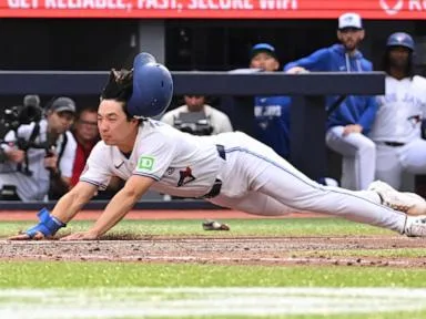 Alejandro Kirk has tiebreaking hit in 6th inning as Blue Jays beat Mariners 4-3