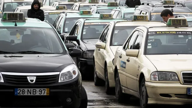 Preço fixo dos táxis no aeroporto de Lisboa em vigor na quinta-feira
