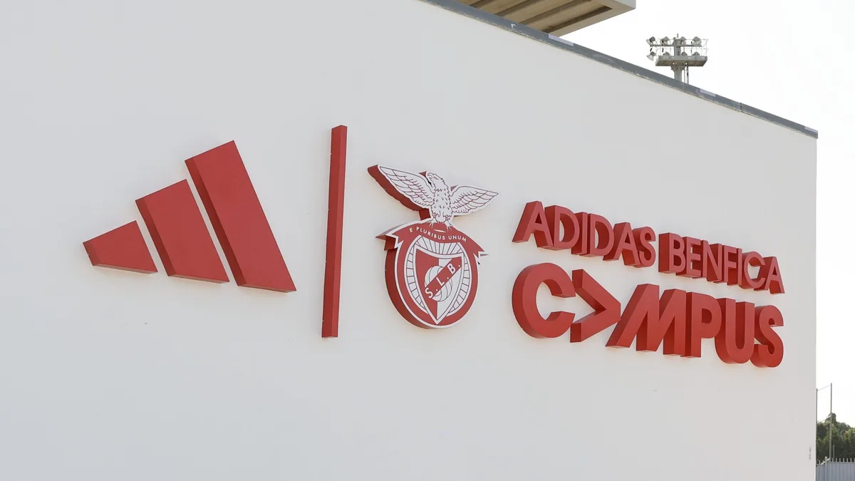 Benfica fecha acordo de 120 milhões com a Adidas