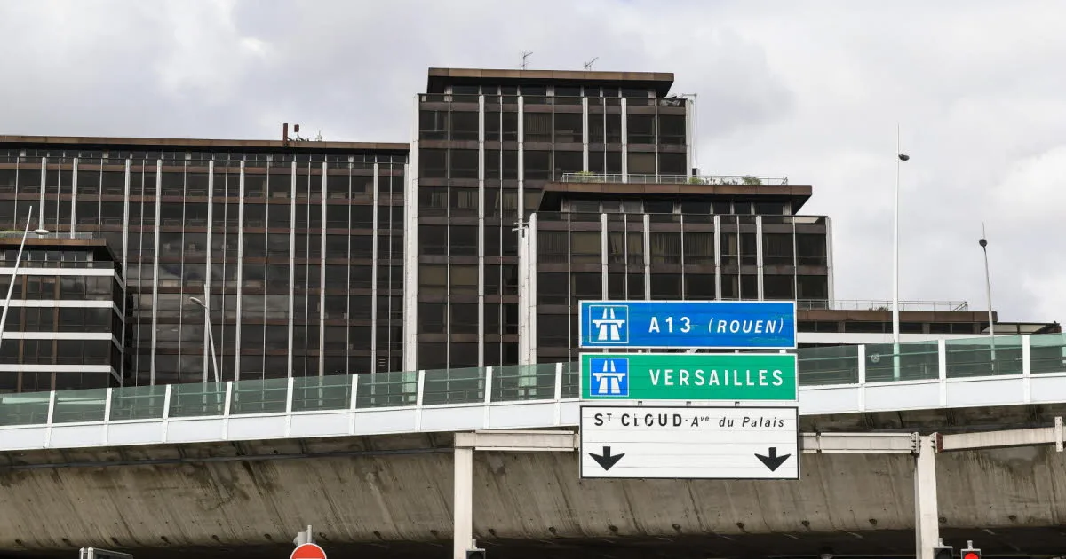 Yvelines. Une femme enceinte et son fils de 2 ans meurent dans l'incendie de leur voiture