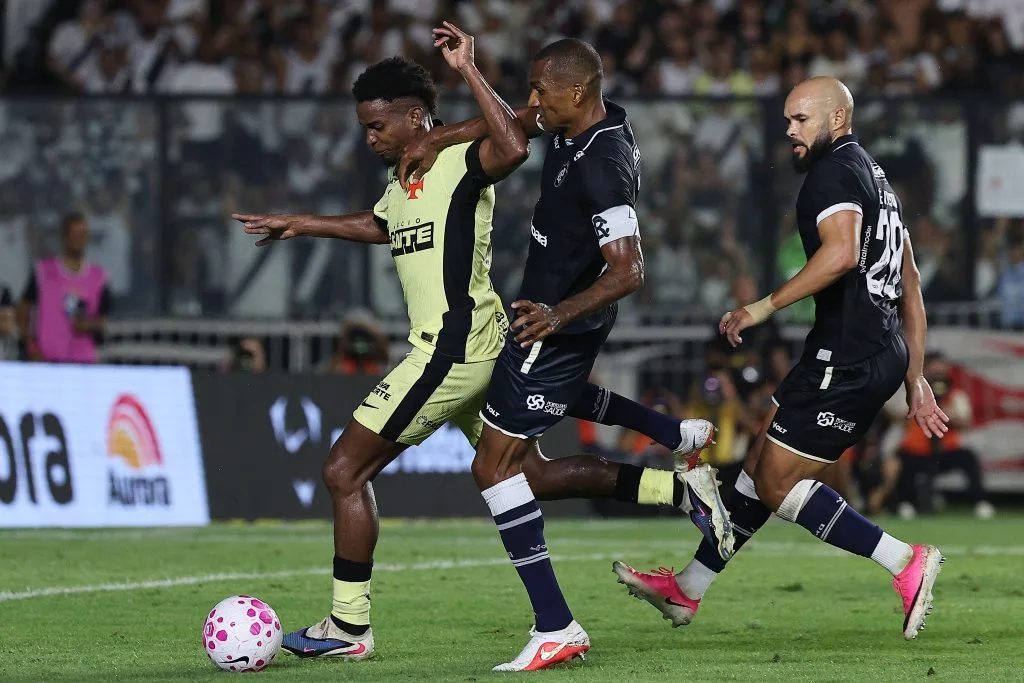 Com a cabeça na Sul-Americana, Vasco empata com o Remo e desacelera no Brasileirão