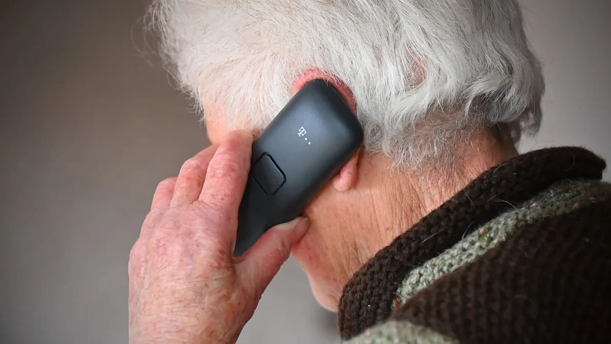 Betrüger zocken Rentner mit Schockanruf ab - 90-Jähriger verliert 450.000 Euro an falschen Polizisten
