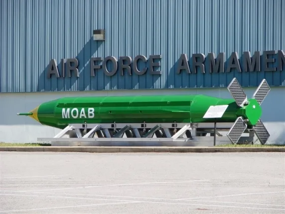 ¿Qué es Moab, la "madre de todas las bombas", y por qué podría ser la salida de Estados Unidos del conflicto en Irán?