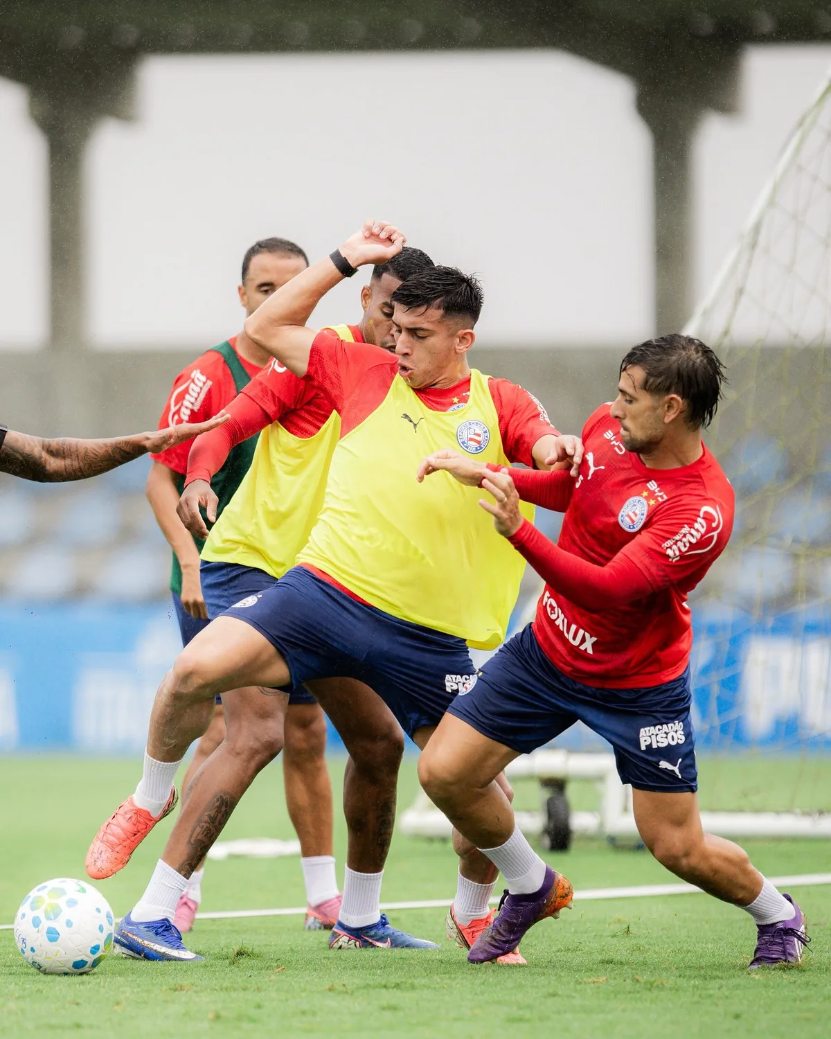 Bahia visita a Chapecoense para encerrar sequência de empates e vencer a primeira no returno