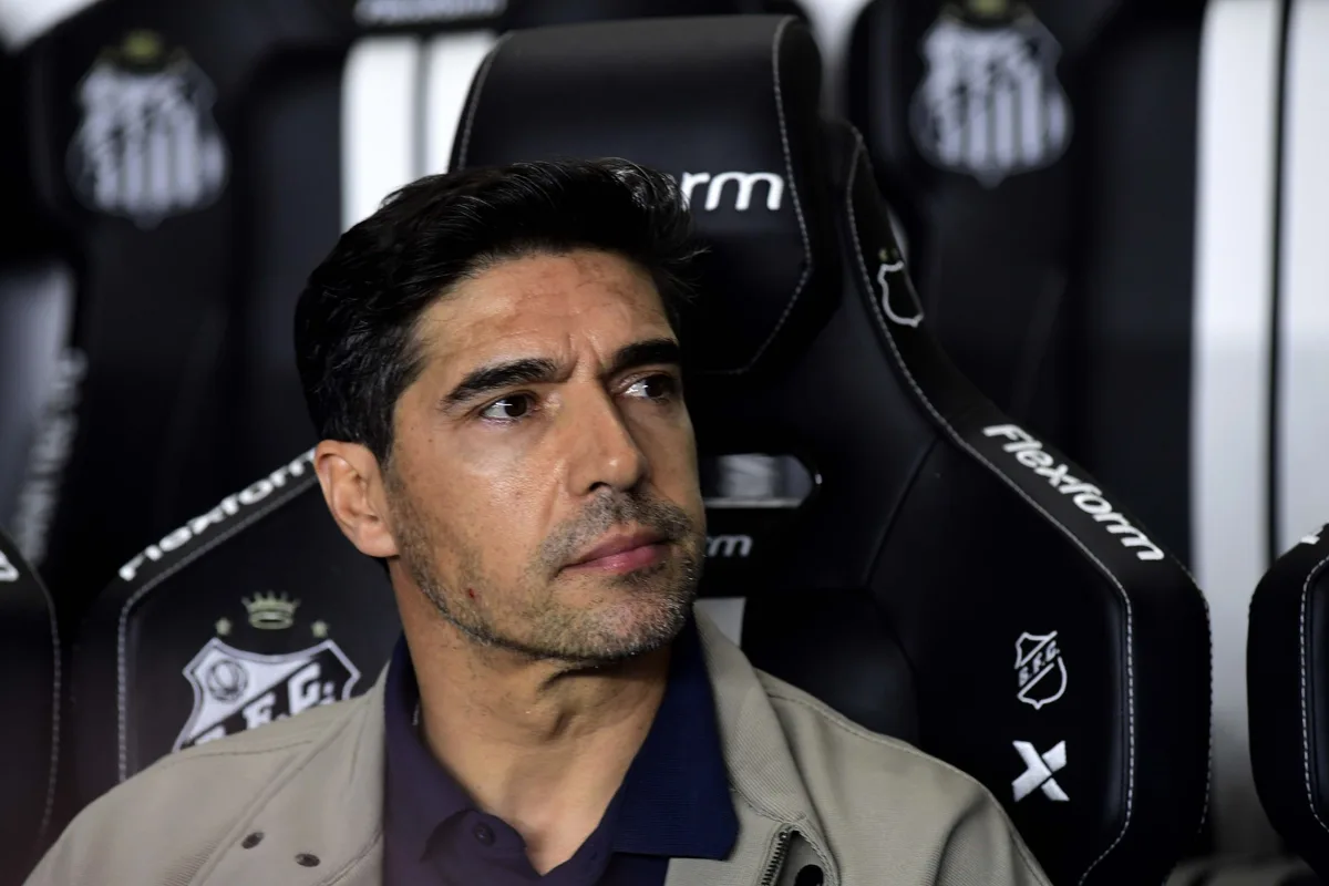 Abel diz que Palmeiras não vai priorizar torneios e comenta denúncia: "Não matei ninguém"