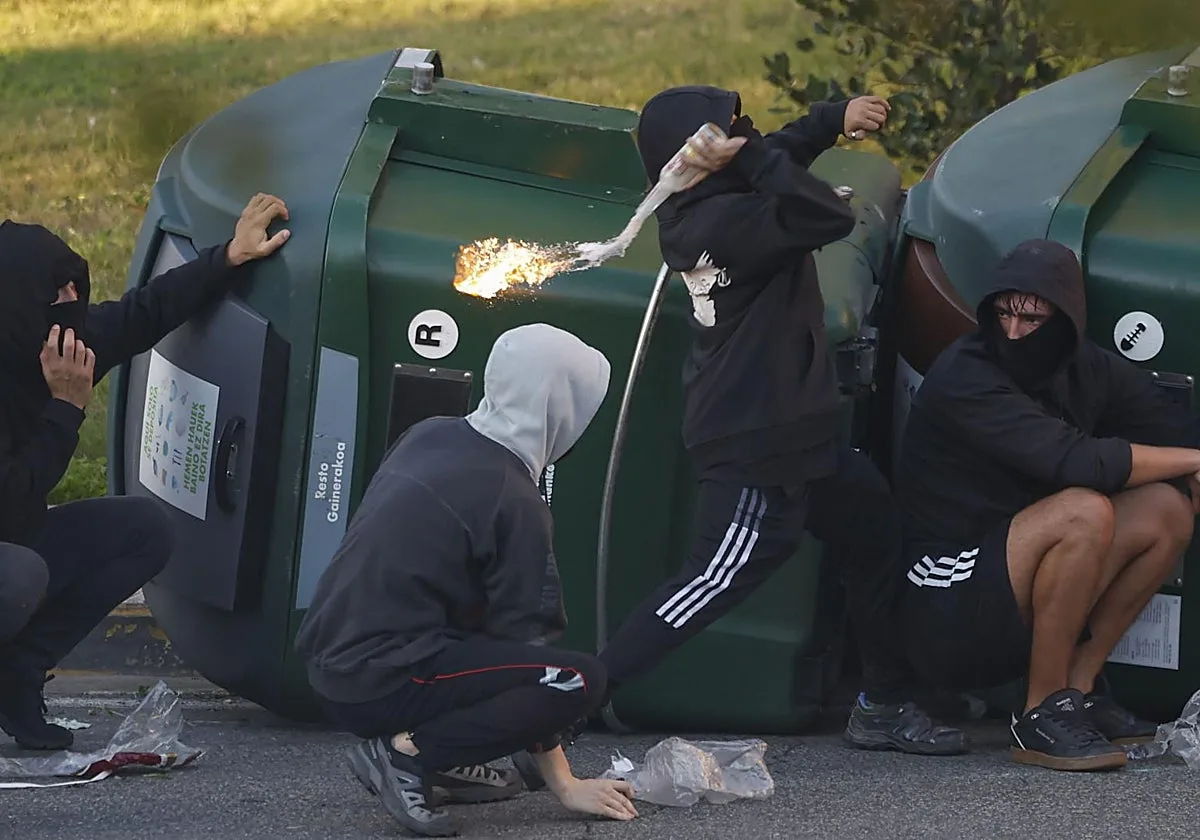 El neocomunismo vasco se infiltra en las protestas por Maricarmen y dispara la 'kale borroka'