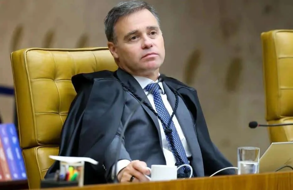 Prazo para Mendonça se manifestar sobre acusações de Moraes termina nesta segunda (21)