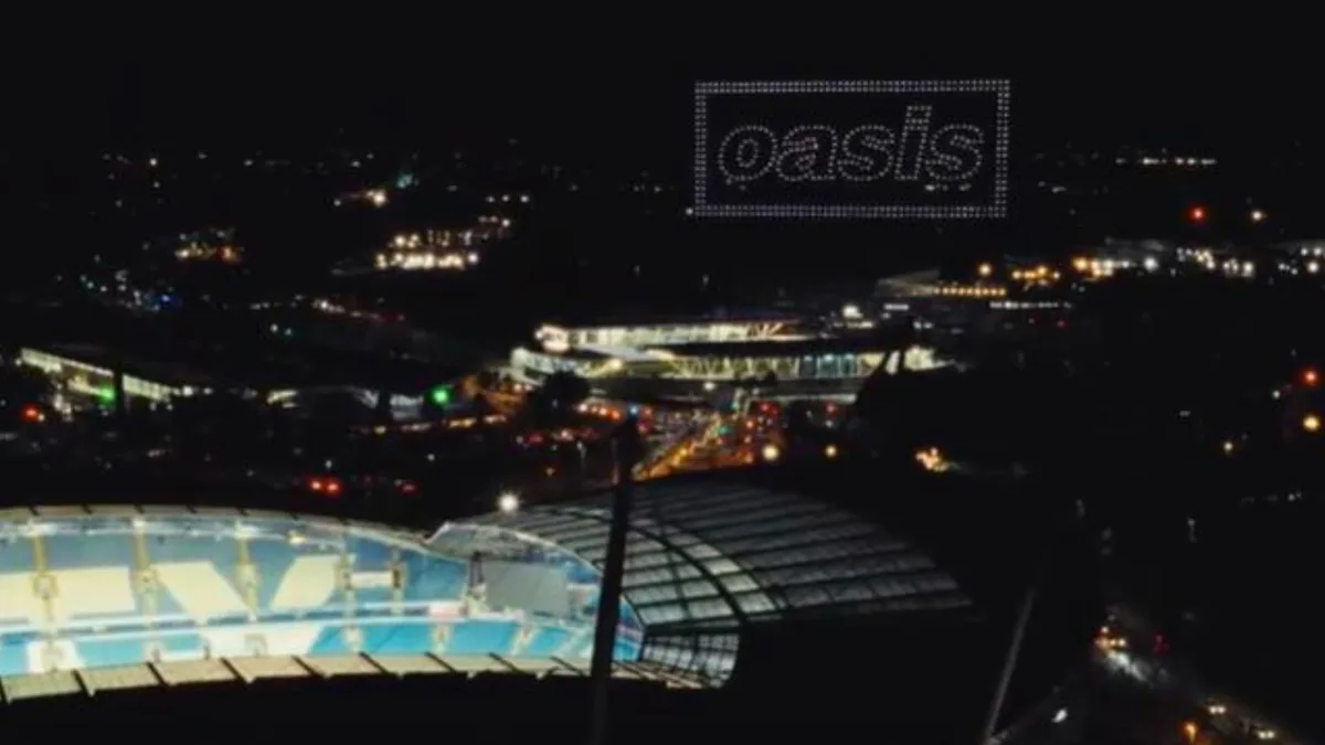 Oasis iluminó el cielo de Manchester con un show de drones: cuándo será el anuncio de su nueva gira