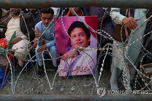파키스탄 前총리 병원 검진 당일 재수감…"법원 명령 위반"