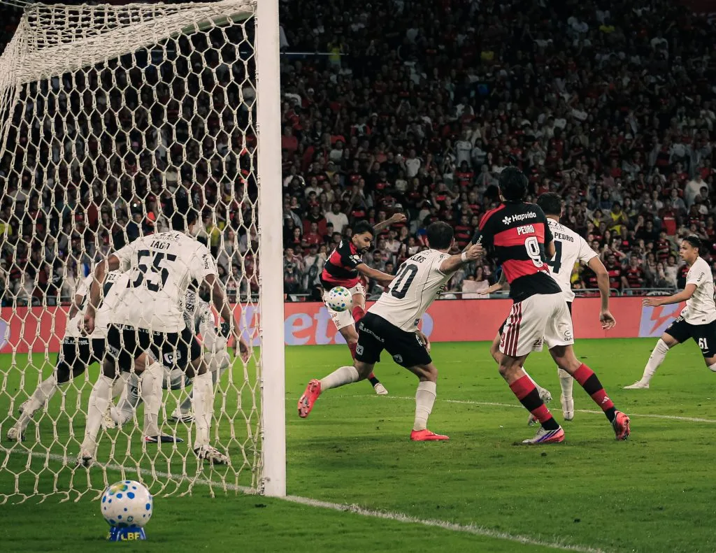 Leonardo Jardim exalta Bruno Henrique e destaca Paquetá e Arrascaeta após vitória do Flamengo