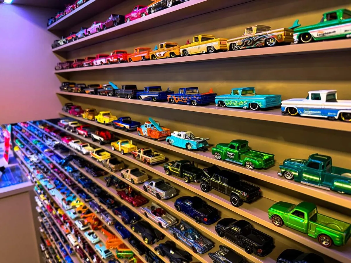 Coleção com 5 mil carrinhos tem itens de 1960 e peça de até R$ 12 mil