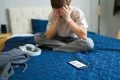 Ansiedad, presión y redes sociales: por qué aumentan las conductas suicidas entre niños y adolescentes y qué hacer