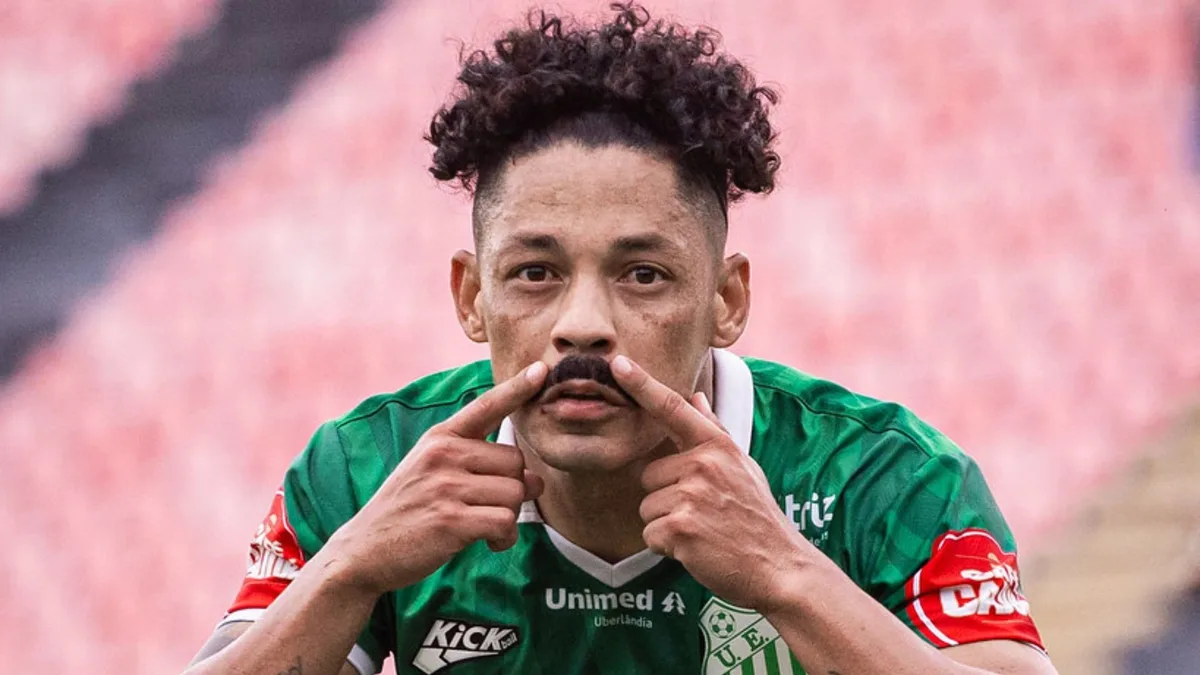 Ex-Botafogo, tocantinense Tomas Bastos conquista acesso com o Uberlândia; relembre a carreira do meia