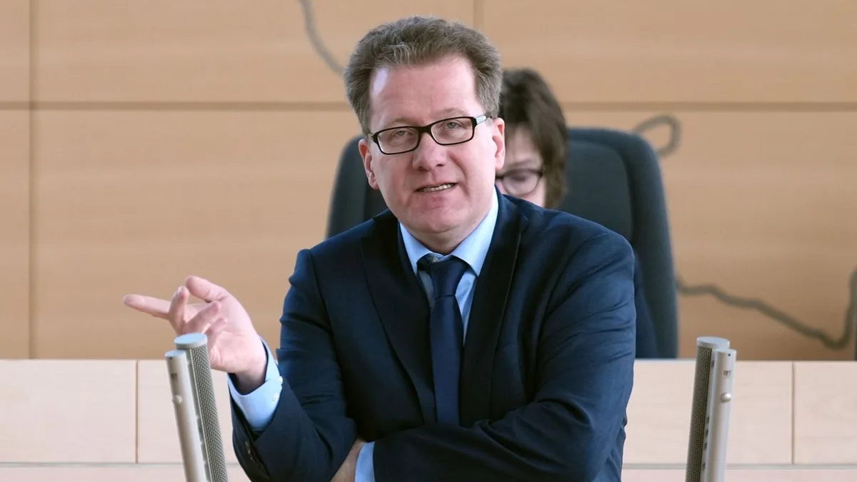 Landtag in Schleswig-Holstein: Streit um Videoaufnahmen im Unterricht – Opposition empört