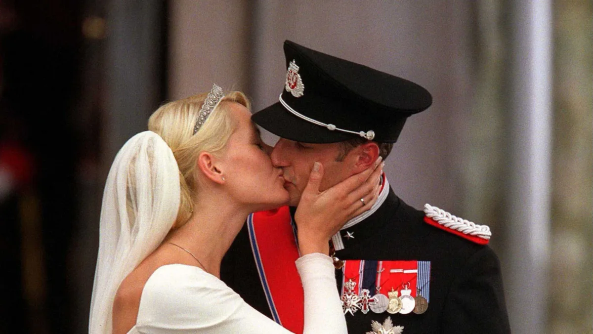 Los príncipes Haakon y Mette-Marit de Noruega celebran sus bodas de plata en privado