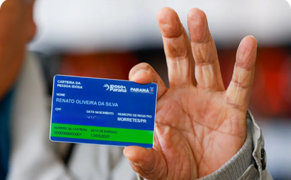 Idosos têm duas vagas gratuitas por ônibus em viagens interestaduais; veja a idade, o limite de renda e como reservar