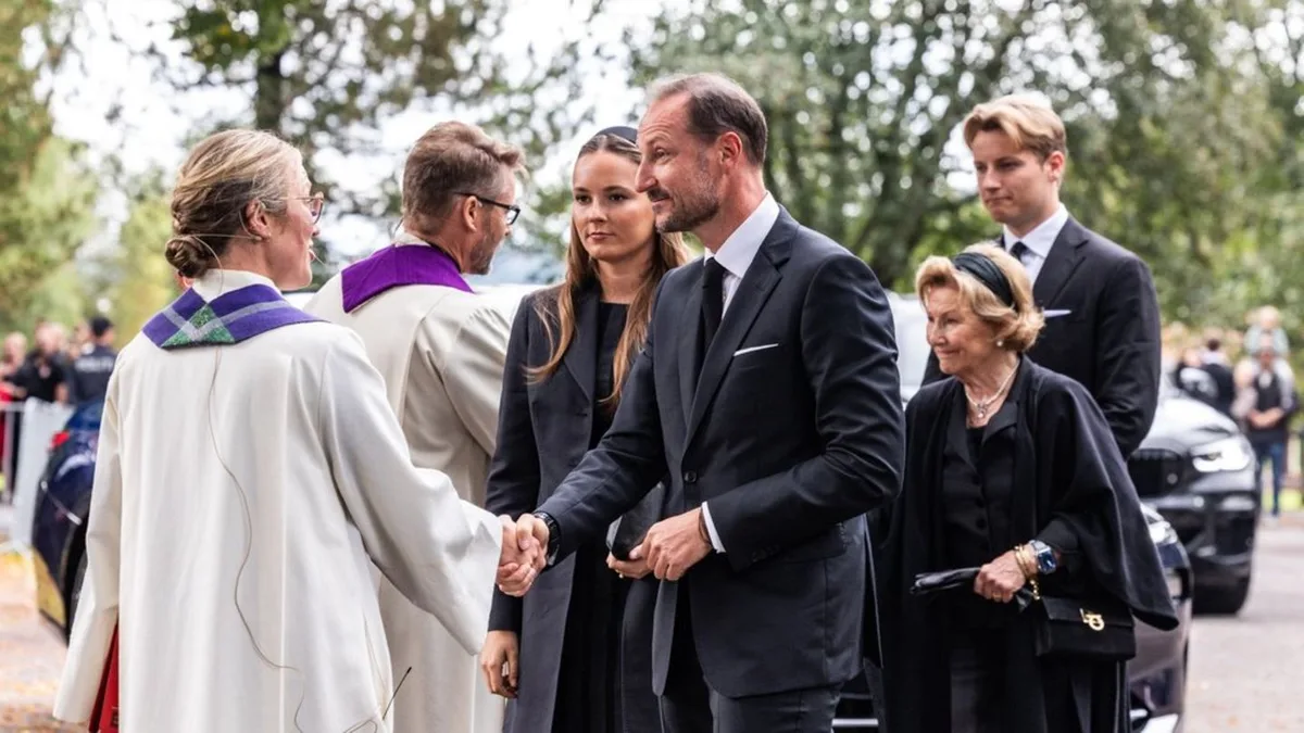 Ohne Mette-Marit: Königsfamilie bei Gottesdienst für Harald V.