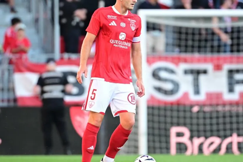 Le Stade Brestois perd son capitaine : touché au mollet, Brendan Chardonnet va manquer la reprise de la Ligue 1