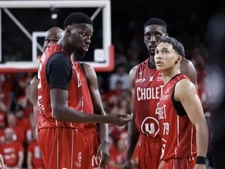 « On regarde tout » : Cholet Basket face à des ajustements et un recrutement pour remplacer Miralem Halilovic, blessé