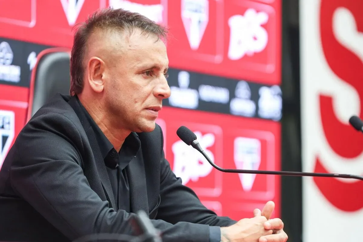 Rafinha admite possível erro do São Paulo com Crespo e desabafa após eliminação: “Ano difícil”