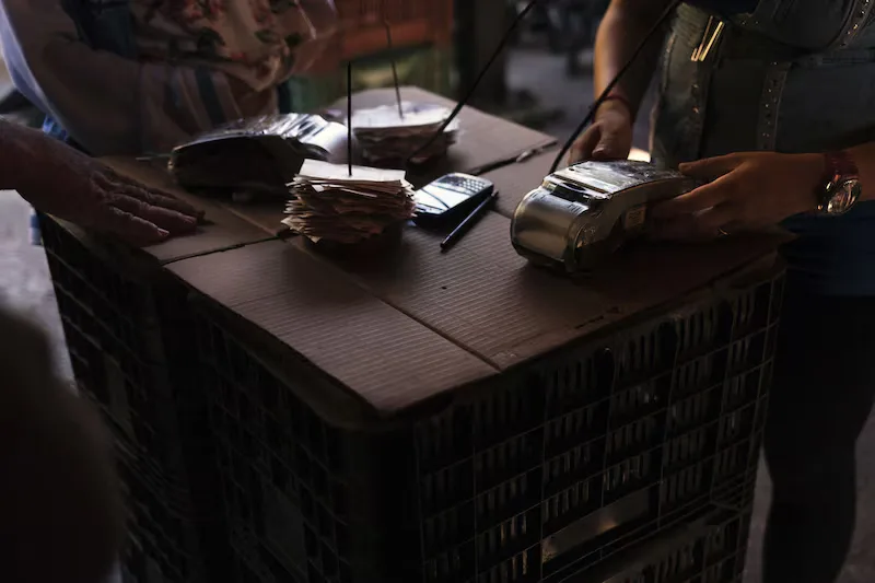 El crédito al consumo crece en Venezuela, pero aún sin un historial común para medir el riesgo