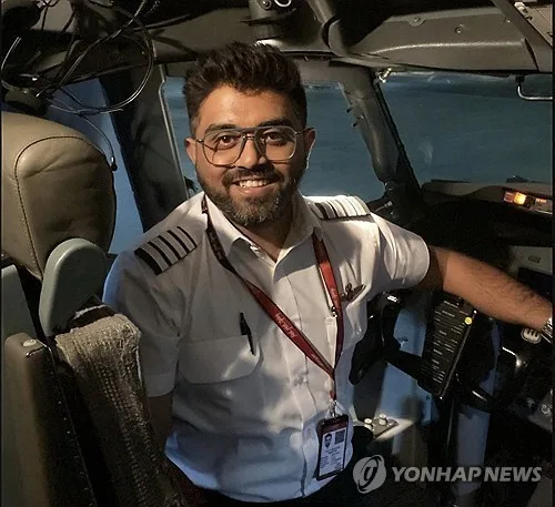 "이렇게 죽을 순 없다 생각"…여객기 추락 막은 기장, 첫 인터뷰