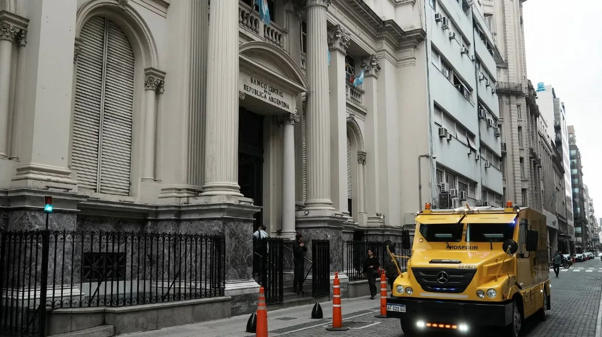 En alerta por la mora, los bancos dieron de baja créditos de “deudores irrecuperables” y podrían perder $4,4 billones