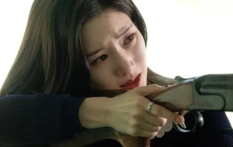 정채연 ‘재벌X형사2’ 특별출연… 父 허성태 향해 총 겨눴다
